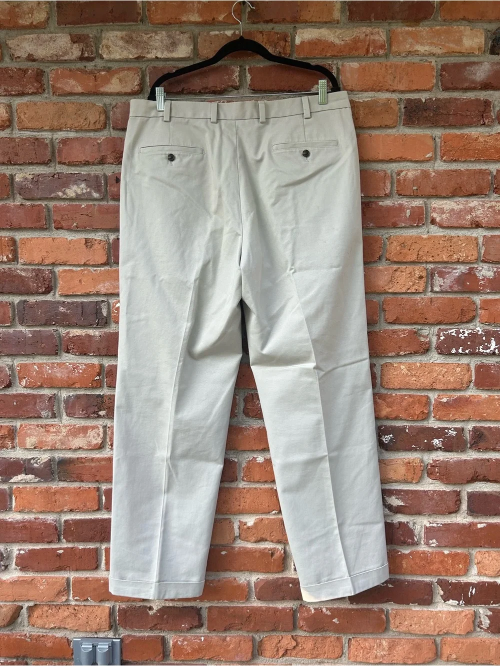 Brooks Brothers Men’s 346 Advantage Chino Elliot Pleated Front Khaki Pants 38/32